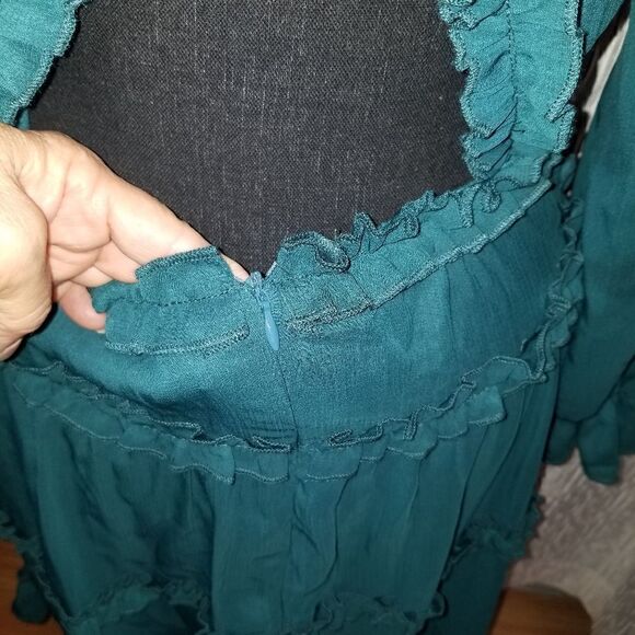 MEDIUM Green Ruffle Open Back Long Sleeve Dress BOHO NWOT - Picture 13 of 14